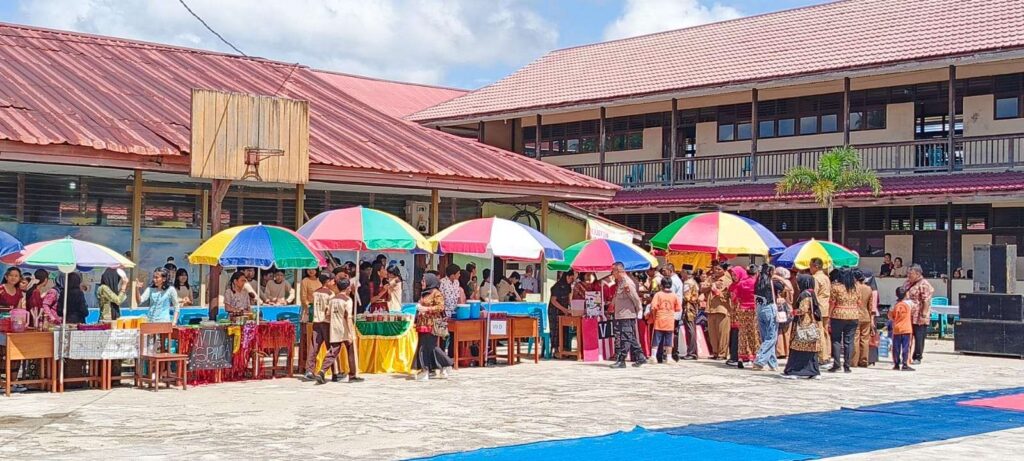 SMPN 2 Sintang Gelar Karya Siswa,Bangun Jiwa Kewirausahaan